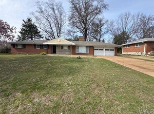 2355 Redman Rd, Saint Louis, MO 63136