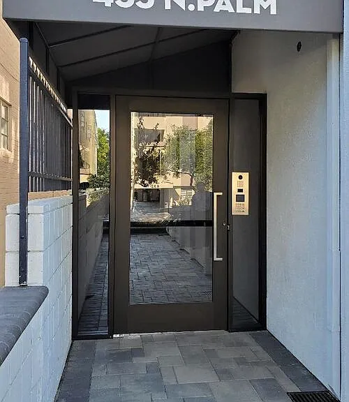435 N Palm Dr #202 — Photo 3