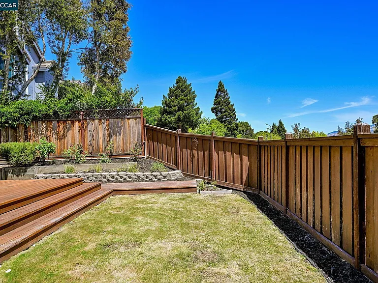 1319 Strawberry Ct — Photo 22