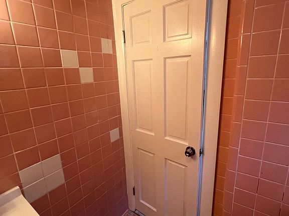 5th image of 5 Line St APT 1A