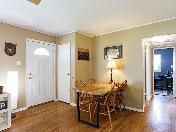4th image of 1326 Stafford Ave