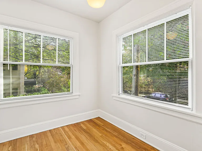 Forest and Garden Apartments — Photo 15
