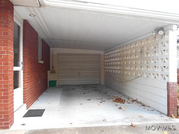 Carport  1car attached garage