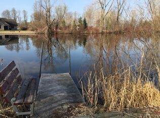 206 Mathew Ln, Cecil, WI 54111