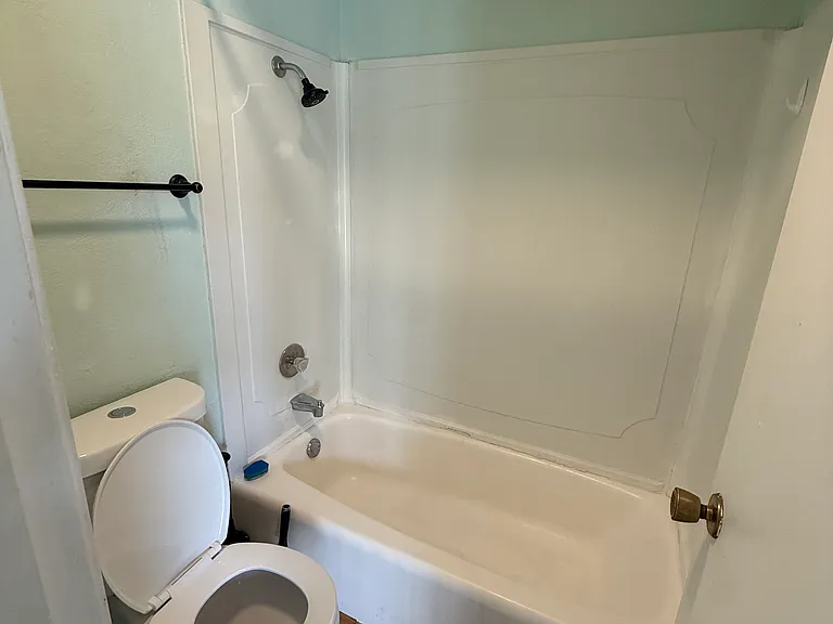 3131 Wycliff Ave — Photo 7