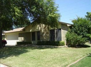 2904 Highgate Ln, Bedford, TX 76021