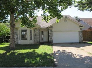 3501 Waverly Ct, Arlington, TX 76015
