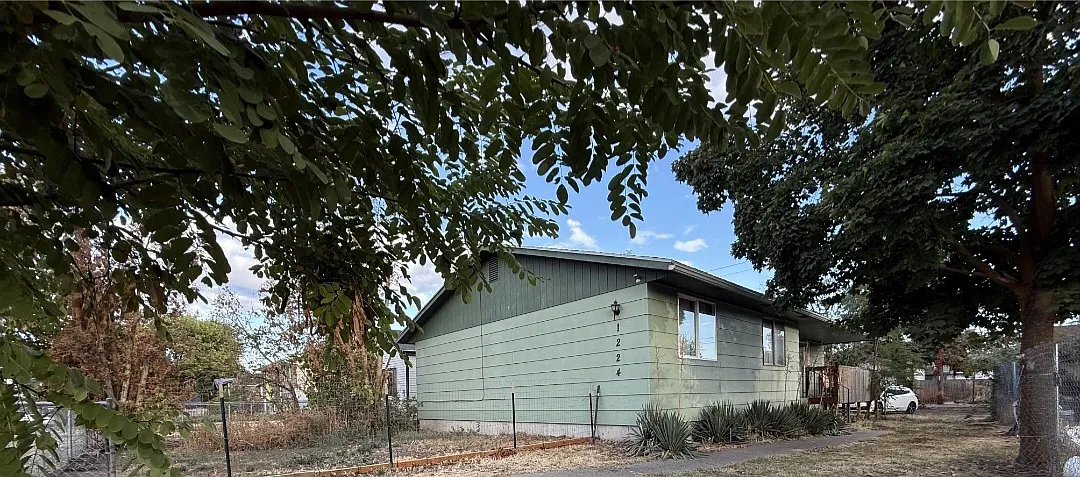1224 E Nebraska Ave — Photo 1