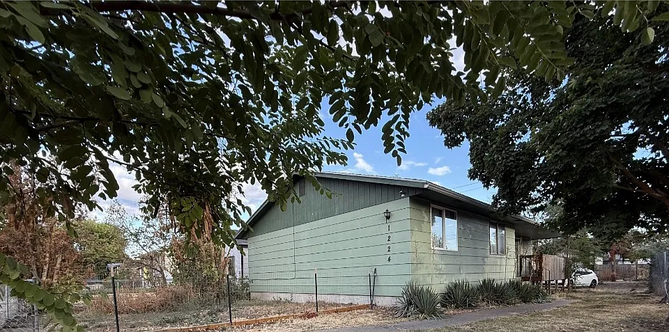 1224 E Nebraska Ave