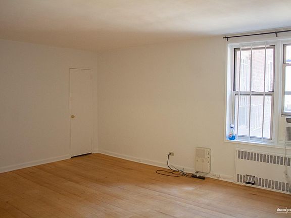 3rd image of 1916 Avenue K APT 1H
