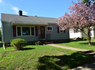 810 7th St S, Virginia, MN 55792