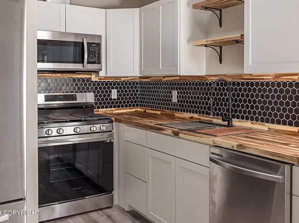 8781 S Starlight Ln, Wasilla, AK 99623