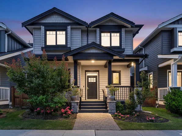 4717 Hemlock Way, Tsawwassen, BC V4M 0E3