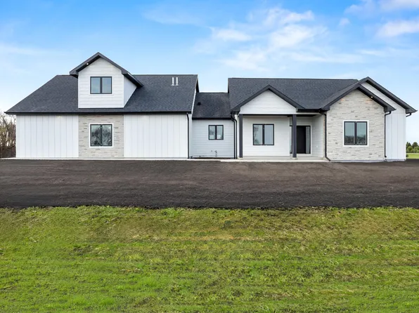 638 Norman Dr, Kindred, ND 58051