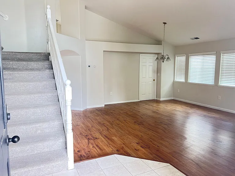 9291 White Water Ln — Photo 2