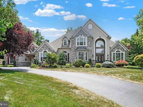 18 Jennifer Ln, Dillsburg, PA 17019
