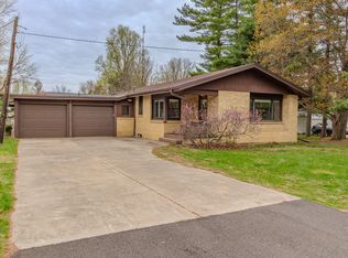 17427 Carver Rd, Hudson, IL