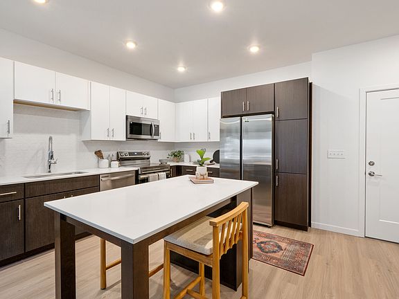 Vine at Panorama apartments community photo