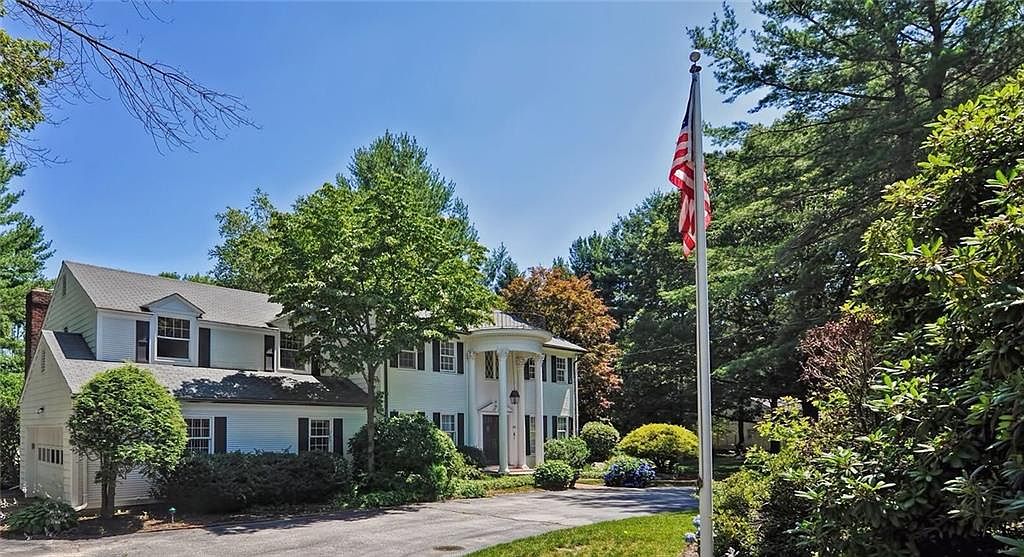 555 Wilbur Ave, Cranston, RI 02921 Zillow