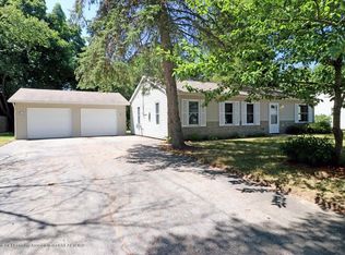 2124 Hamelon St, Lansing, MI 48910