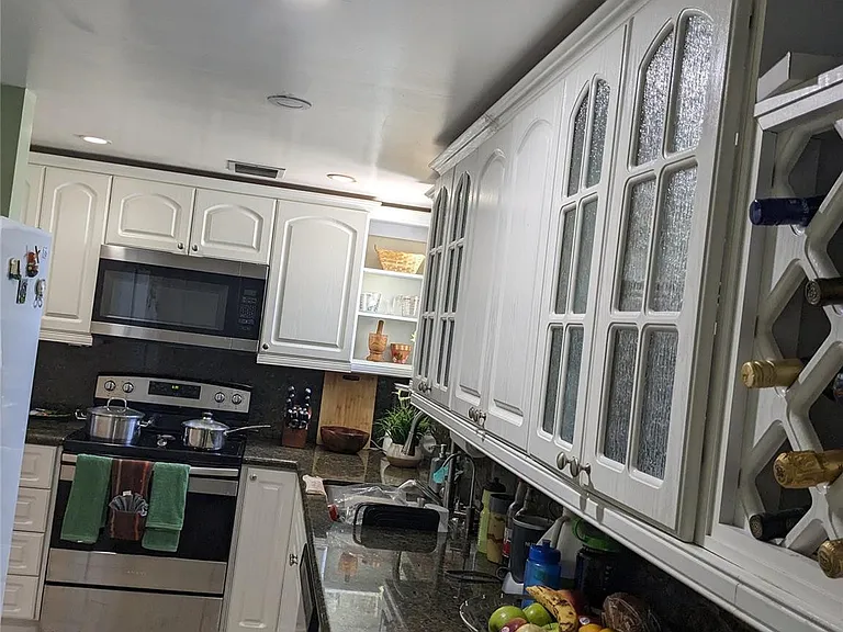 8001 N Crespi Blvd #2C — Photo 15