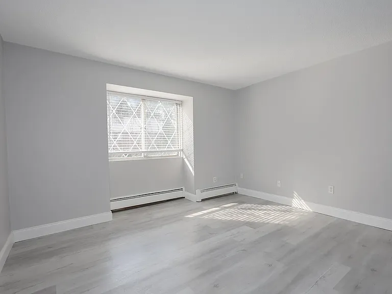 1 Pembroke Dr #19 — Photo 3