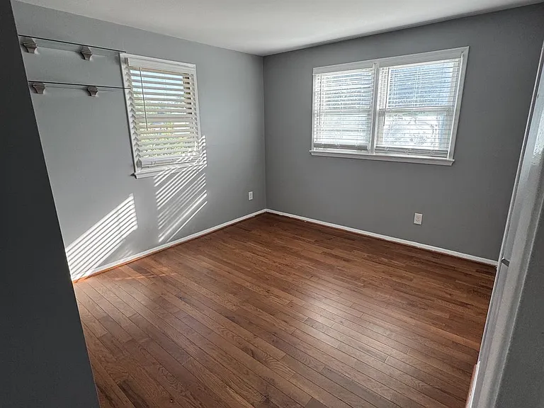 7410 Dickenson St — Photo 9