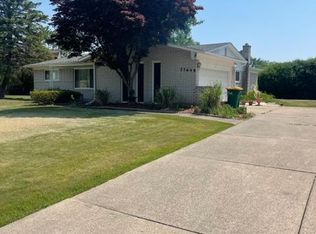 27649 Westcott Crescent Cir, Farmington Hills, MI 48334