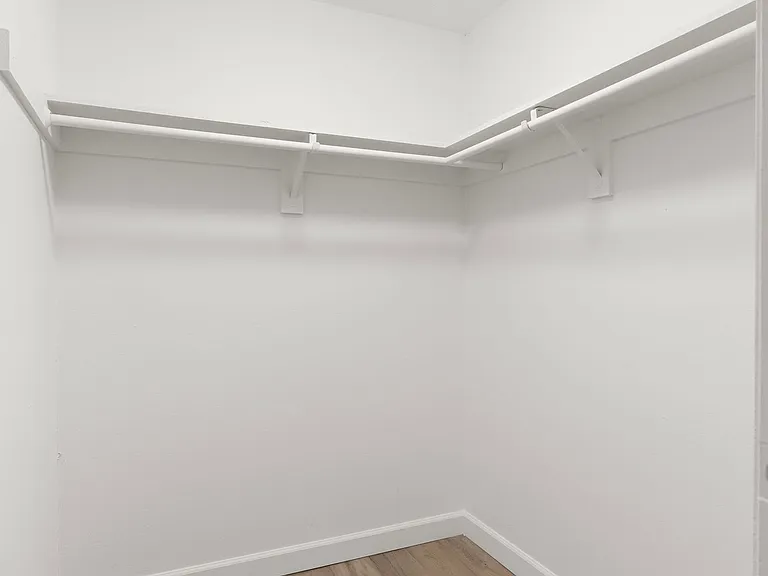 Applewood Apartments — Photo 15