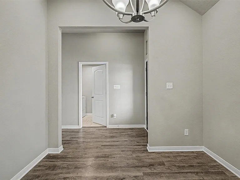 2134 Markley Dr — Photo 7