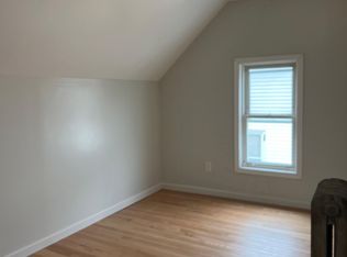 22 Phillips St, Lowell, MA 01854