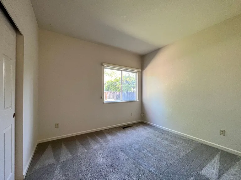 2160 Camenson St — Photo 13