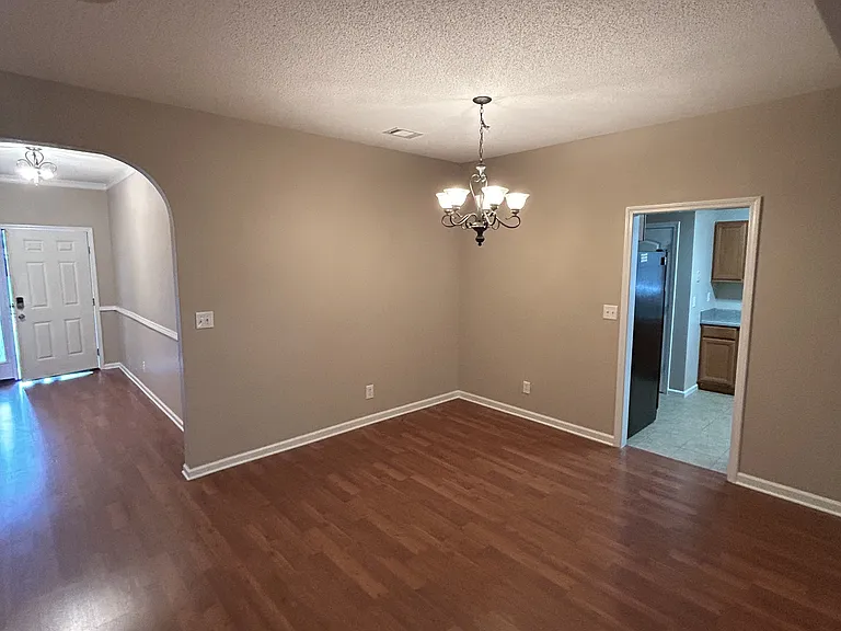 141 Barnes Ct — Photo 9