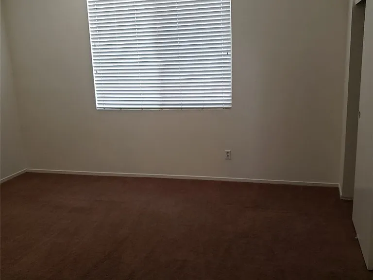 519 Siberia St — Photo 11