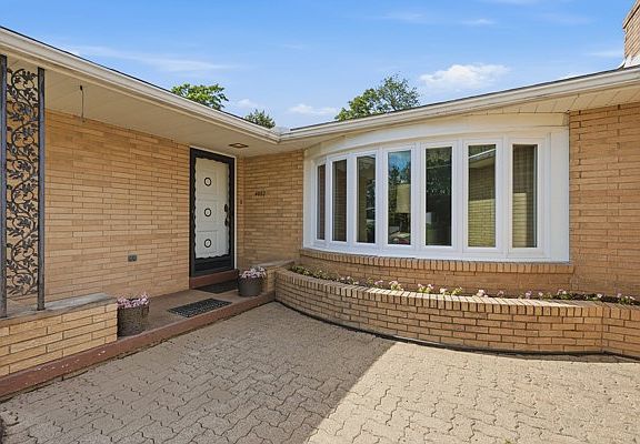 4th image of 4082 Lott Ct