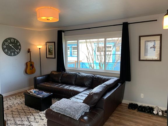5th image of 827 S 6th St W