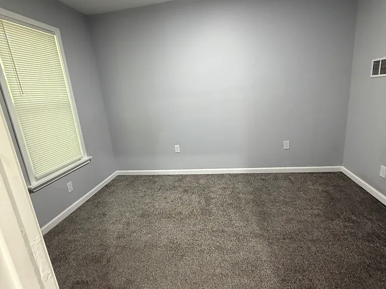 8631 Beaubien St #8 — Photo 12