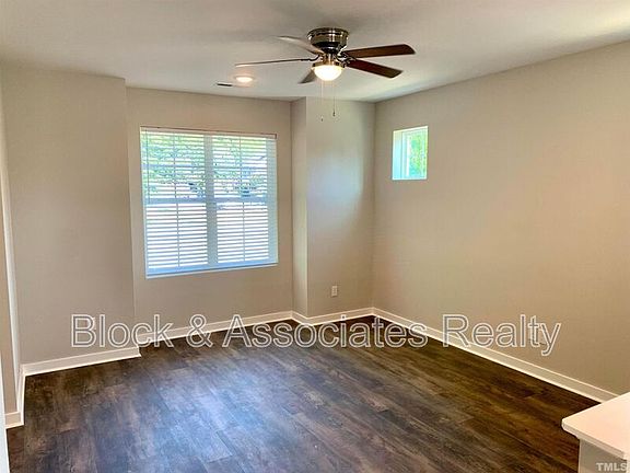 4th image of 801 S Franklin St
