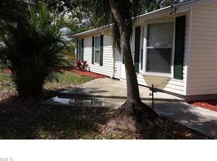 402 Xelda Ave S, Lehigh Acres, FL 33976