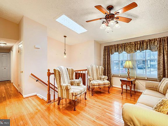 5th image of 8908 Goldentree Ln