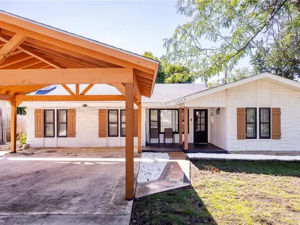 1003 Temple Dr, Kerrville, TX 78028