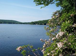 91 Eastern Rd, Putnam Valley, NY 10579