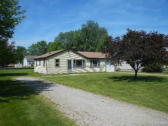 3rd image of 1203 N Channel Dr