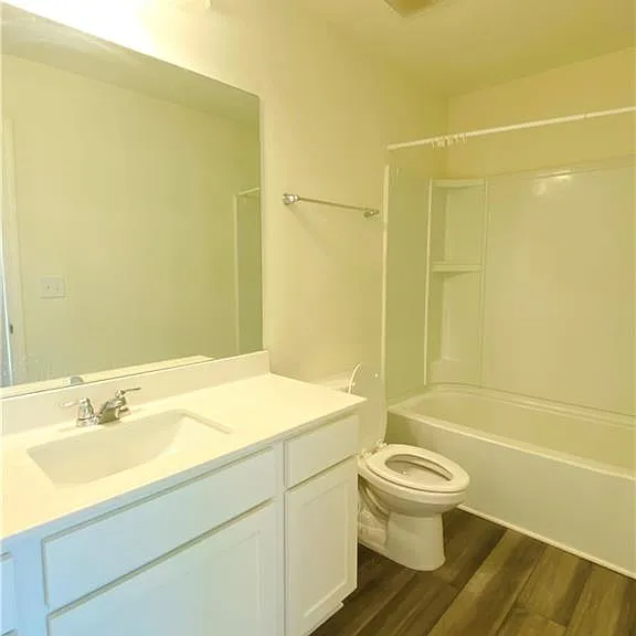 1042 Paddington Dr — Photo 13