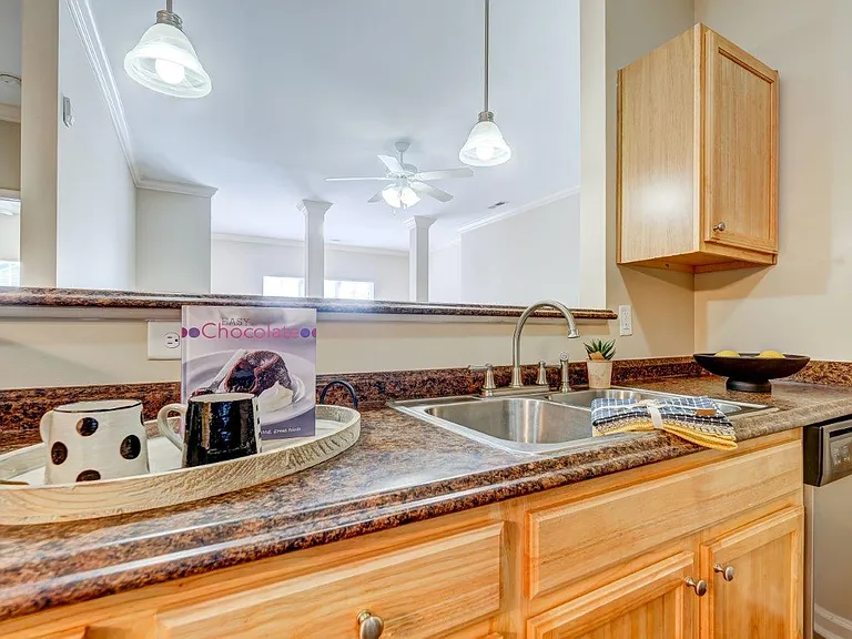 Carden Place Apartment Homes — Photo 5