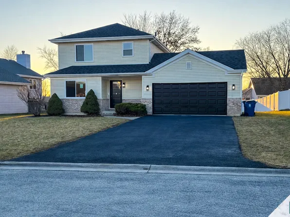 864 Berkshire Pl, Crete, IL 60417