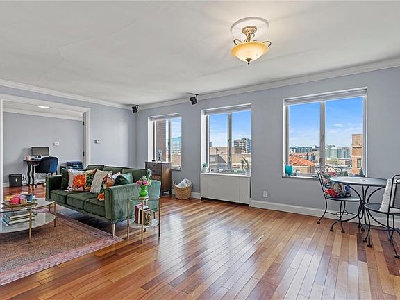 2nd image of 221 W 48th St APT 1004