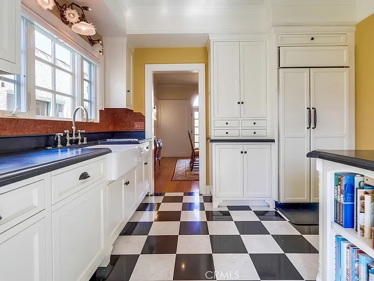 1239 S Patton Ave — Photo 22