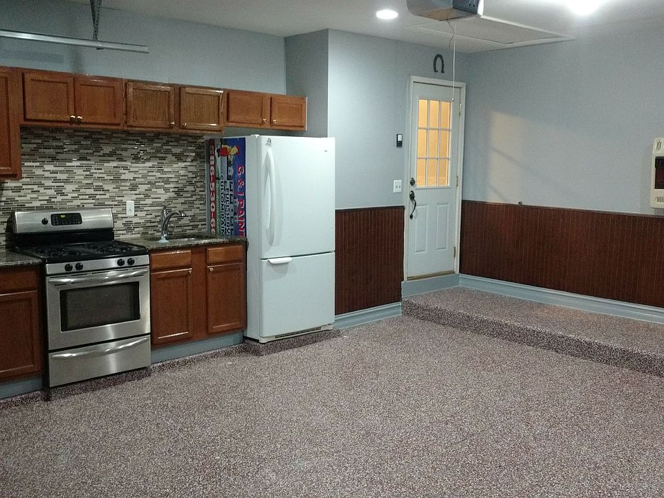 2nd image of 548 Rolling Green Cir N