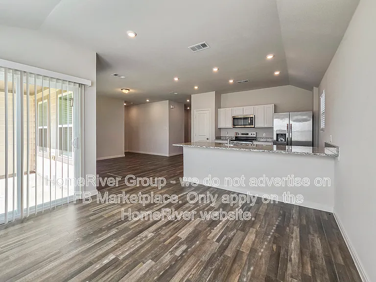 605 Jameson St — Photo 4